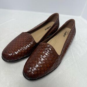 Trotters Chestnut Woven Flats